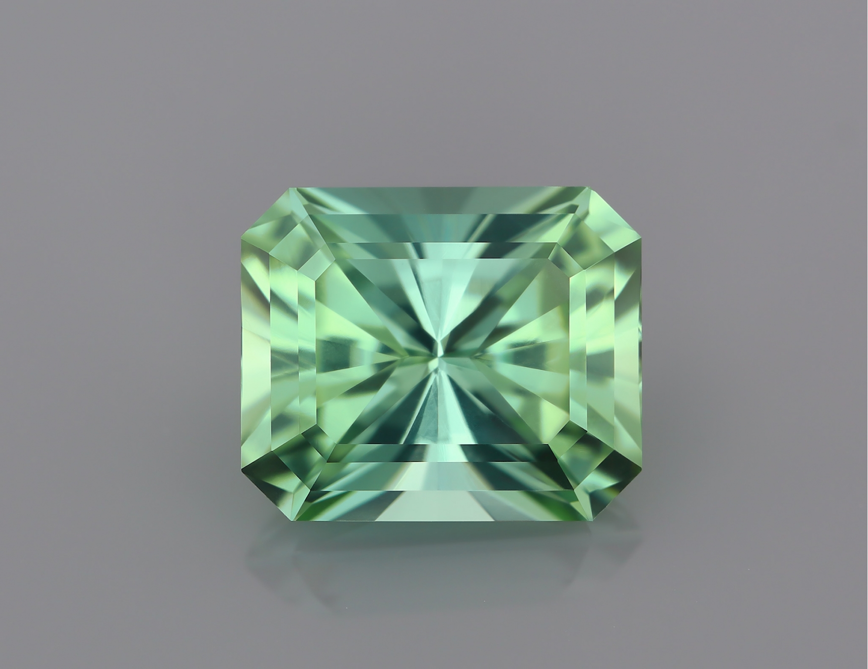 Precision cut green Tourmaline 8.16 ct from Congo Precision cut green Tourmaline 8.16 ct from Congo