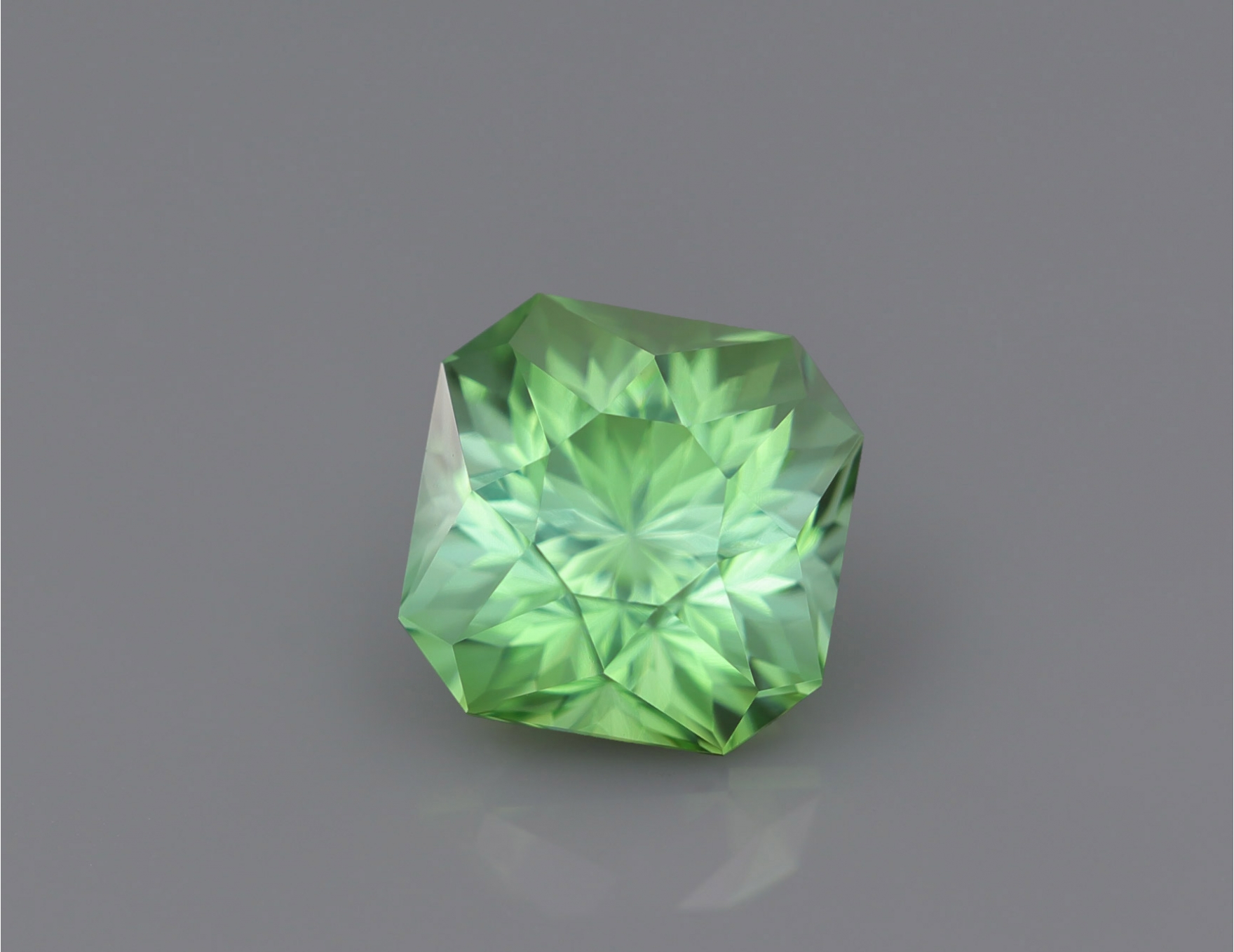 Precision cut 3,51 ct. green Congo Tourmaline in octagon shape